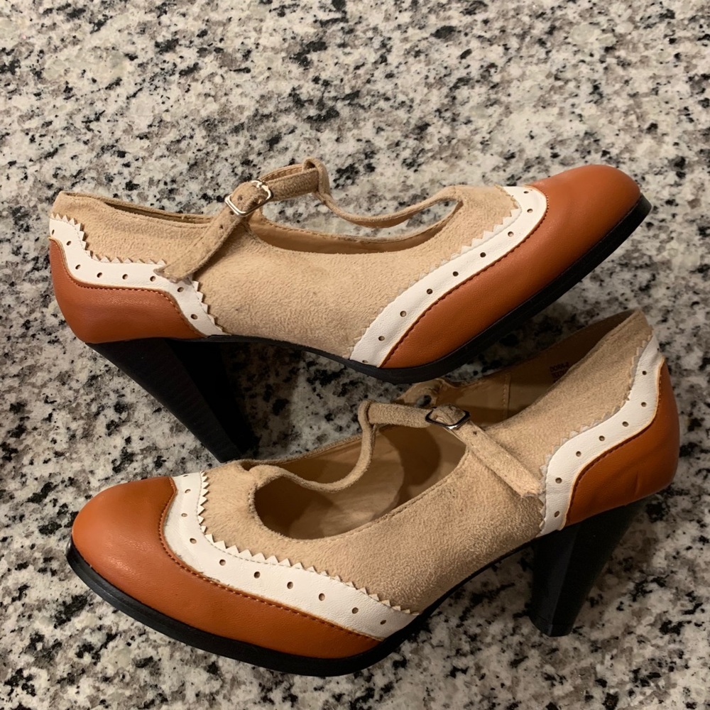 Chase & Chloe Pumps
